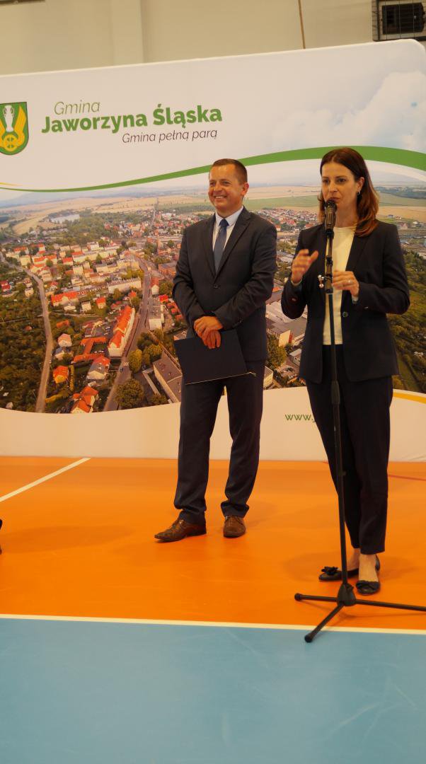 [FOTO] Ministrowie nagrodzili sportowców i  prymusów w gminie Jaworzyna Śląska