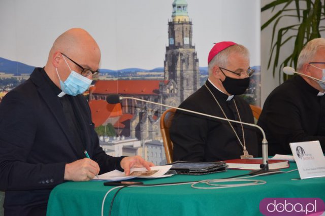 [FOTO] Ingres nowego biskupa. Kierunki działania: młodzież, rodzina i nowe powołania