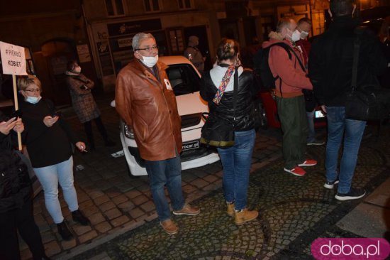 [FOTO, WIDEO] Wasze kaplice, nasze macice - spacer w geście manifestacji w Świdnicy