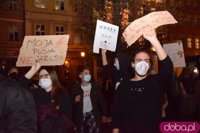 [FOTO] Rewolucja jest kobietą - protest w Świdnicy