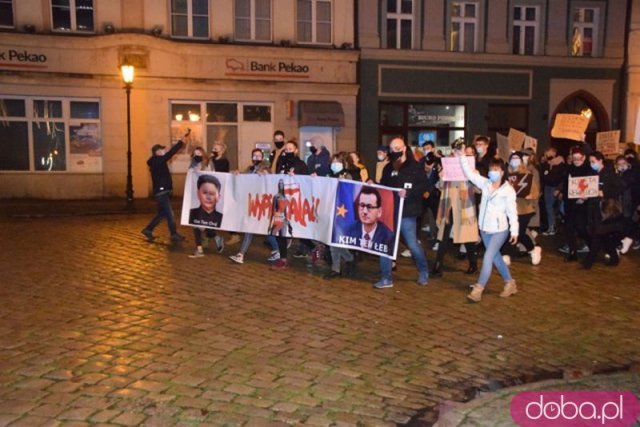 [FOTO] Rewolucja jest kobietą - protest w Świdnicy