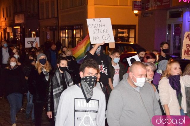 [FOTO] Rewolucja jest kobietą - protest w Świdnicy