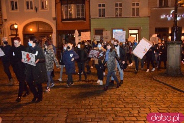 [FOTO] Rewolucja jest kobietą - protest w Świdnicy