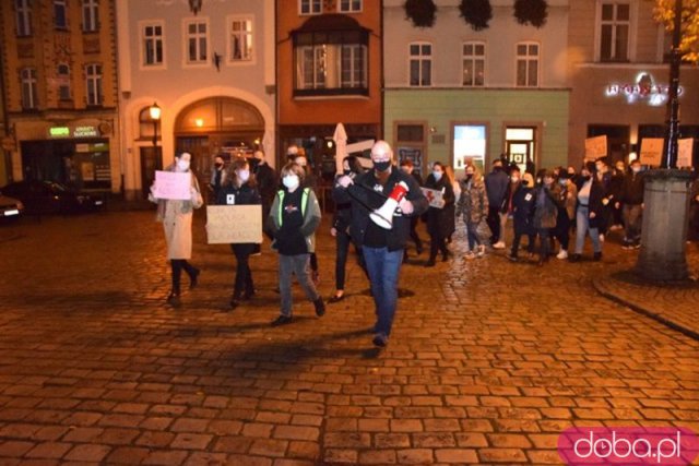[FOTO] Rewolucja jest kobietą - protest w Świdnicy