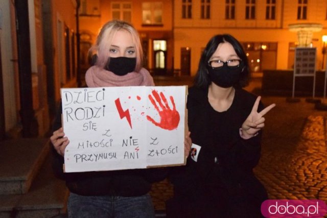 [FOTO] Rewolucja jest kobietą - protest w Świdnicy