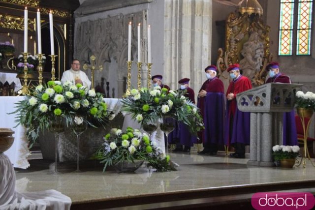 [FOTO] Skromne obchody Święta Niepodległości