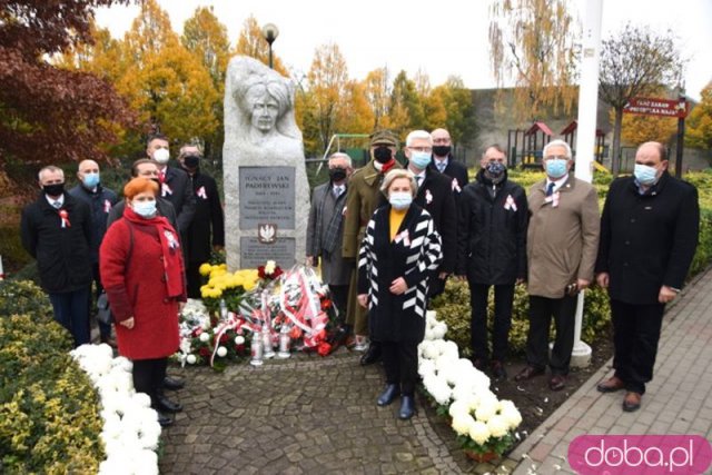 [FOTO] Skromne obchody Święta Niepodległości