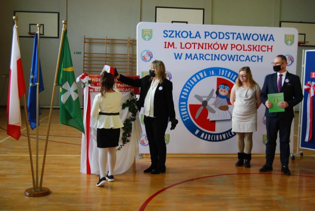 Szkoła Podstawowa w Marcinowicach z imieniem Lotników Polskich