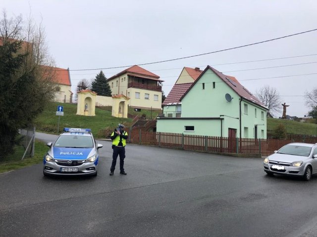 [FOTO] Nadmierna prędkość to wciąż jeden z największych problemów polskich dróg
