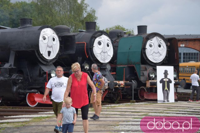 [FOTO] Tomek z przyjaciółmi zaprasza do świata kolei