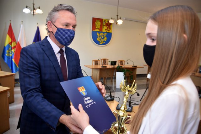 Kwiat gminnej oświaty nagrodzony przez Wójt Gminy Świdnica