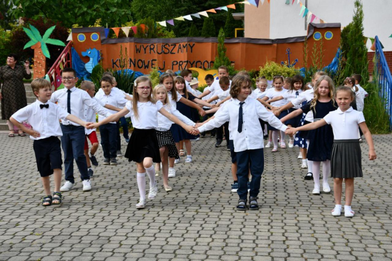 Uroczystość pożegnania 6-latków w przedszkolu w Pszennie