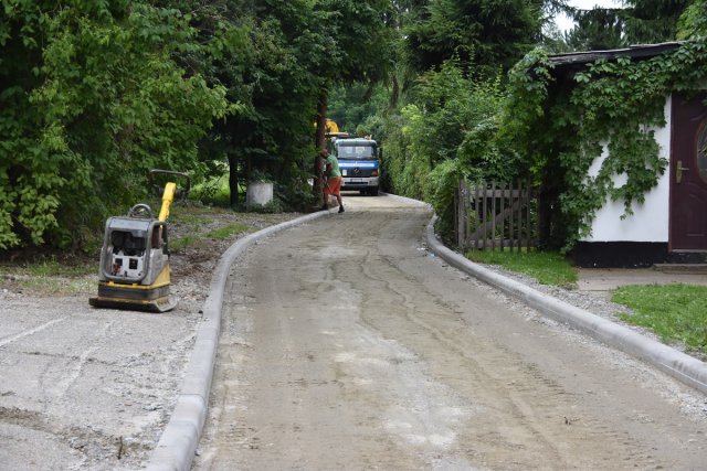 Trwa budowa drogi w Pogorzale
