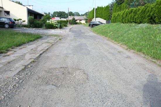 Wsparcie KOWR na przebudowę drogi wewnętrznej w Szczepanowie