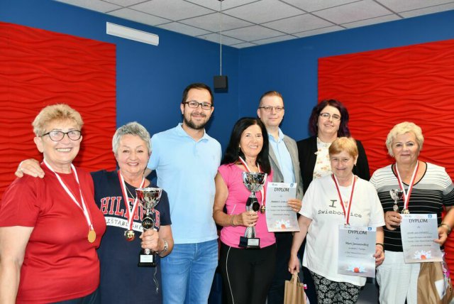 [FOTO] I Turniej o Tytuł Mistrza Klubu Senior+ w Bowlingu w Świebodzicach