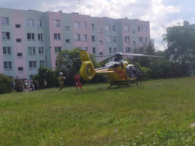 [FOTO] Interwencja śmigłowca LPR na Osiedlu Młodych