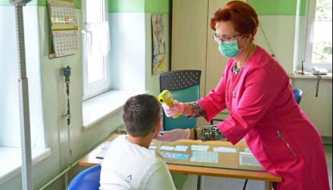 Burmistrz Strzegomia ufunduje nagrody w konkursie promującym szczepienia, który przeprowadzi szkoła