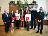 [FOTO] Nagrody Starosty Świdnickiego dla najzdolniejszych uczniów powiatu