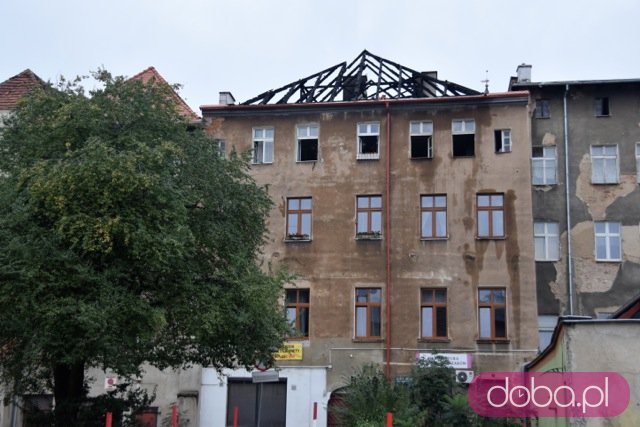 [WIDEO, FOTO] Pożar kamienicy na świdnickim rynku!