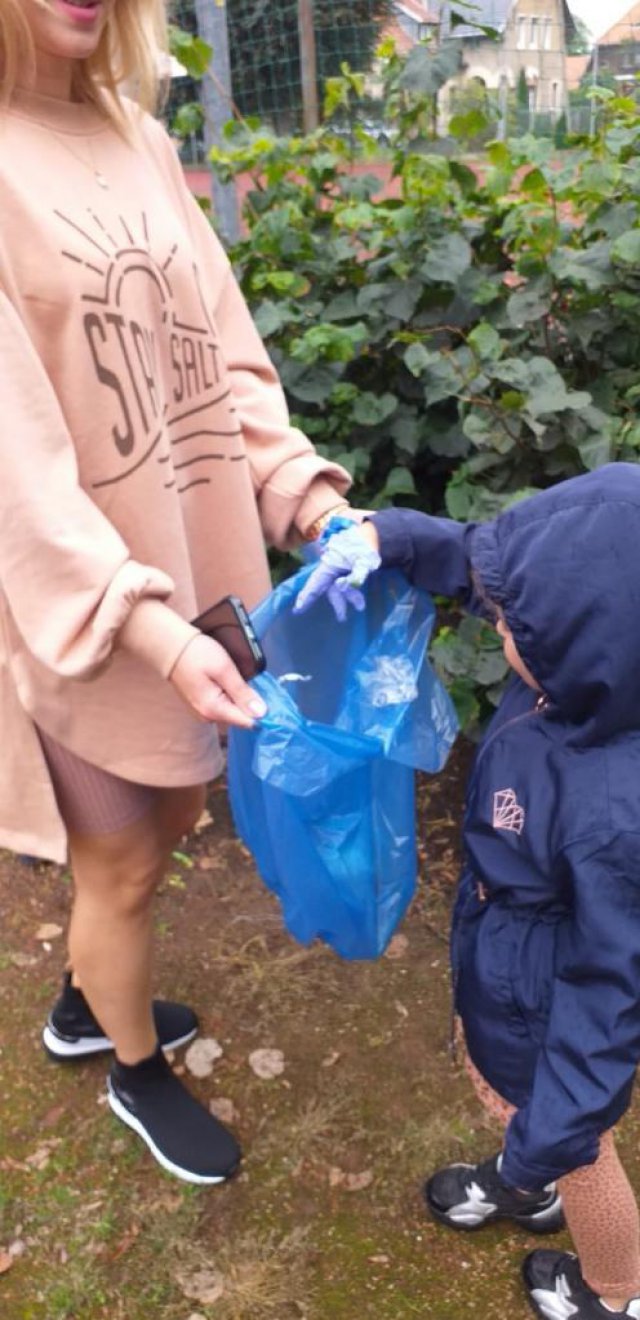 [FOTO] Przedszkolaki z SP w Pastuchowie sprzątały świat