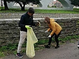 [FOTO] Uczniowie PSP nr 3 posprzątali okolicę