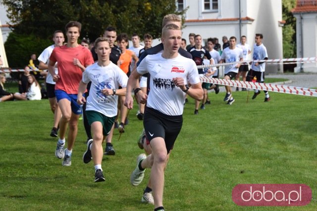 [FOTO] VIII Międzypokoleniowe Otwarte Przełajowe Biegi Pojednania