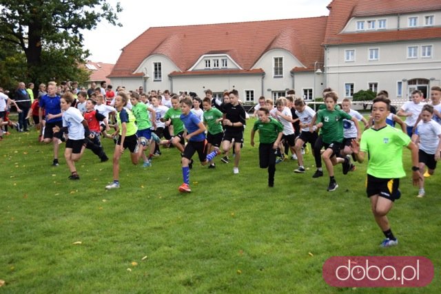 [FOTO] VIII Międzypokoleniowe Otwarte Przełajowe Biegi Pojednania