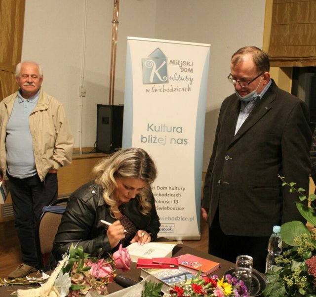 [FOTO] Spotkanie z Agnieszką Dobkiewicz w Świebodzicach