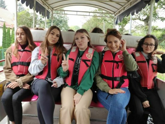 [FOTO] Licealiści ze Strzegomia wyjechali na spływ kajakowy do Barda