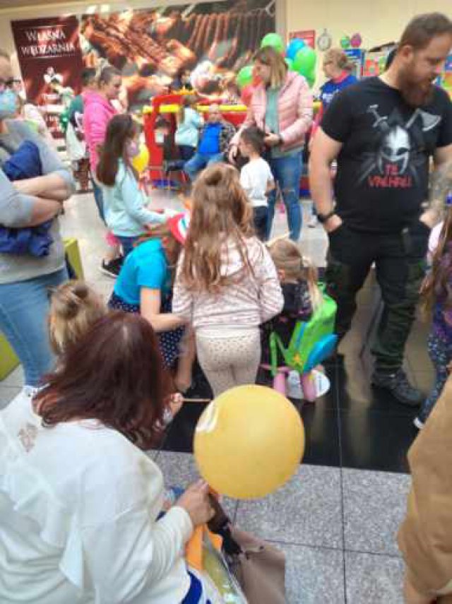 [[FOTO] Świętowali 15. urodziny w Galerii Świdnickiej