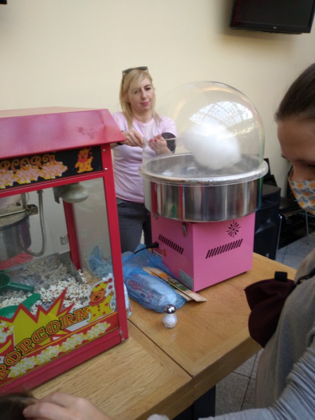 [[FOTO] Świętowali 15. urodziny w Galerii Świdnickiej