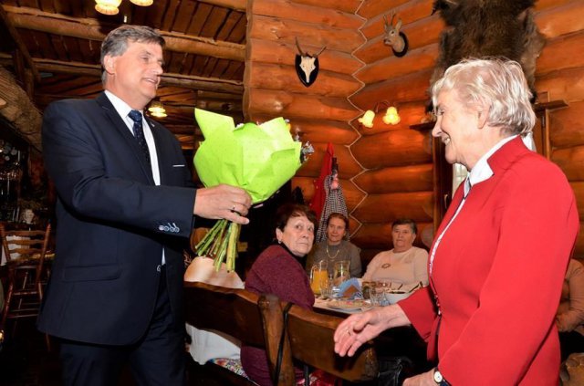 Nauczyciele emeryci również świętowali Dzień Edukacji Narodowej