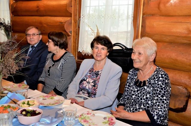 Nauczyciele emeryci również świętowali Dzień Edukacji Narodowej