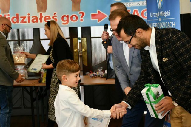 [FOTO] Podsumowanie akcji Pomóż Mi w Świebodzicach