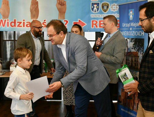 [FOTO] Podsumowanie akcji Pomóż Mi w Świebodzicach