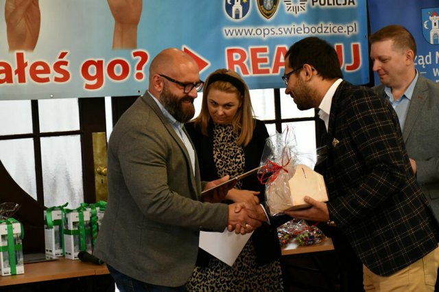 [FOTO] Podsumowanie akcji Pomóż Mi w Świebodzicach