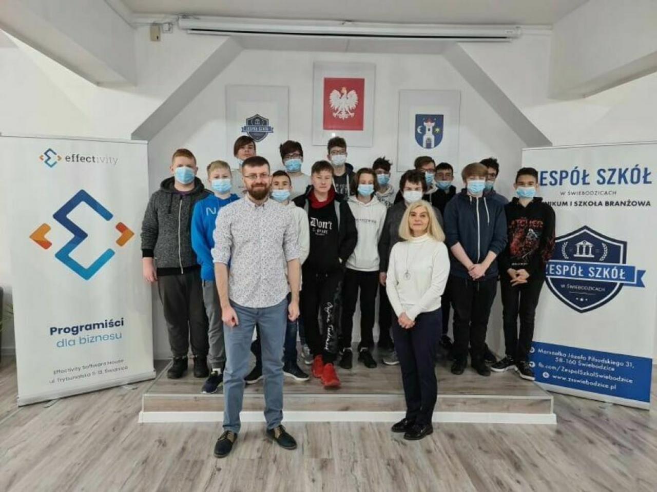 Zespół Szkół w Świebodzicach podpisał umowę z Firmą Effectivity