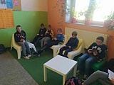 [FOTO] „Przerwa na czytanie” w PSP im. Jana Pawła II w Kostrzy