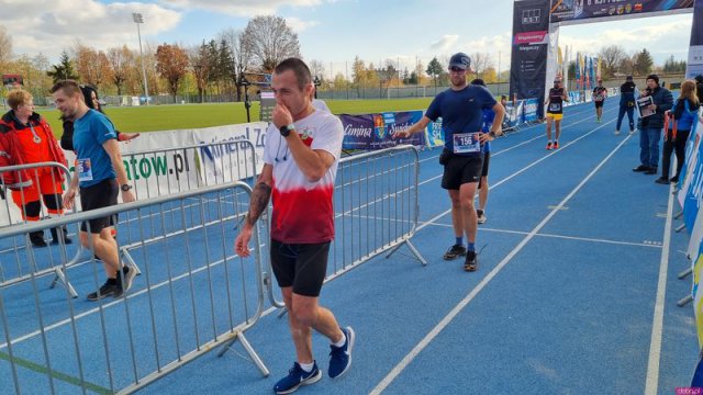 [FOTO, WIDEO] Po raz szósty pobiegli w RST Półmaratonie Świdnickim