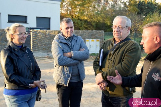 [FOTO,WIDEO] Kolej powinna łączyć, a nie dzielić.