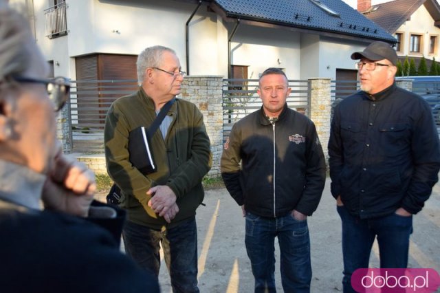[FOTO,WIDEO] Kolej powinna łączyć, a nie dzielić.