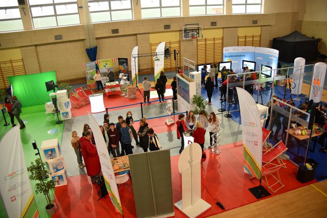 [FOTO] Mobilne Centrum Edukacji Turystyczna Szkoła zawitało do Witoszowa Dolnego