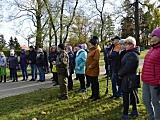 [FOTO] „Seniorzy Pokoleniom” - akcja sadzenia drzewek w Świebodzicach
