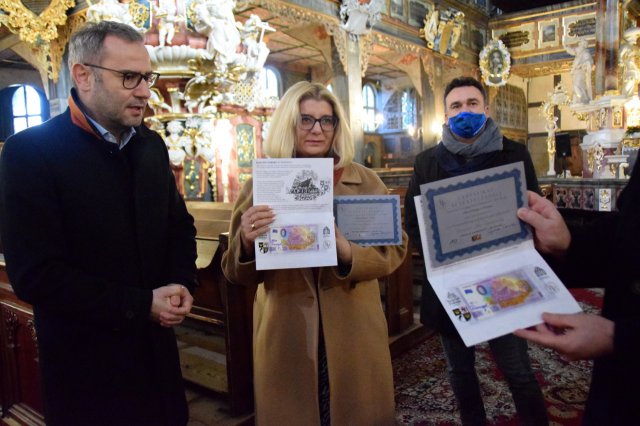 Oficjalna prezentacja banknotu 0 Euro z wizerunkiem Kościoła Pokoju w Świdnicy