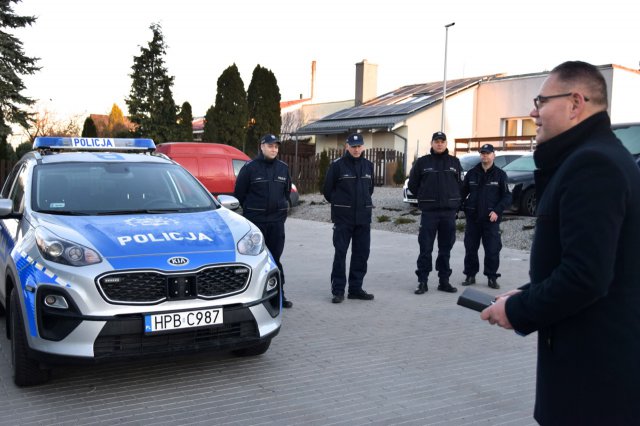 Nowy radiowóz i zapowiedź budowy Posterunku Policji w Marcinowicach 