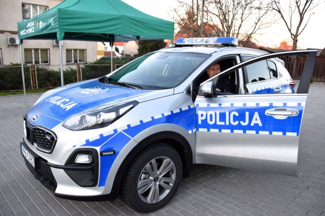 Nowy radiowóz i zapowiedź budowy Posterunku Policji w Marcinowicach 