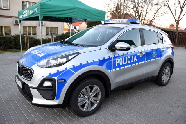 Nowy radiowóz i zapowiedź budowy Posterunku Policji w Marcinowicach 