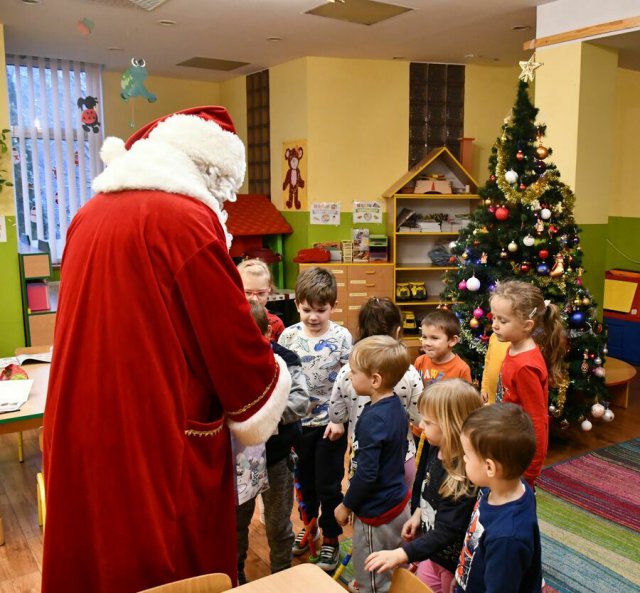 [FOTO] Św. Mikołaj odwiedził świebodzickie przedszkola