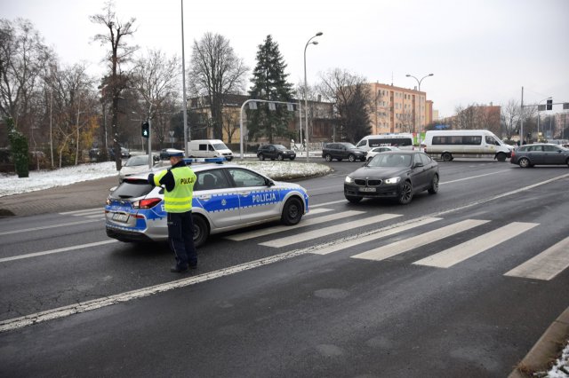 Zdarzenie drogowe z udziałem radiowozu policyjbego