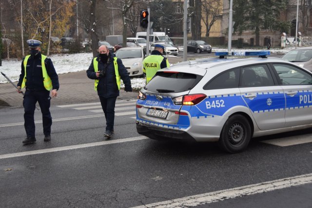 Zdarzenie drogowe z udziałem radiowozu policyjbego